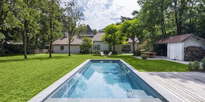 Waarom het najaar het perfecte moment is om je zwembad te bestellen voor volgende zomer
